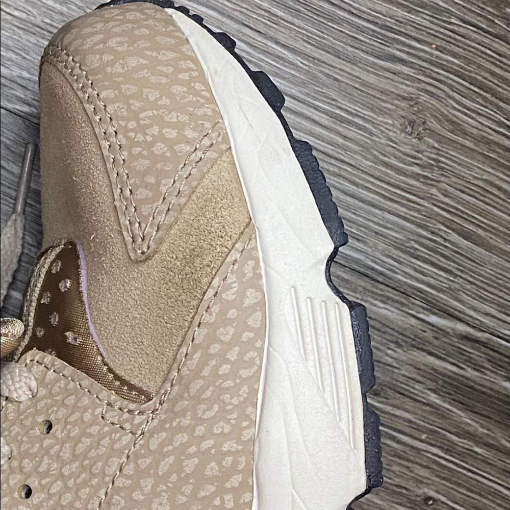 Nike Air Hurache Run - image 6